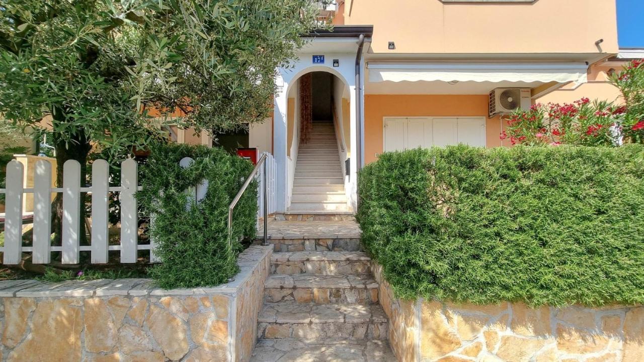 Appartamento Carlo Lovrečica Esterno foto